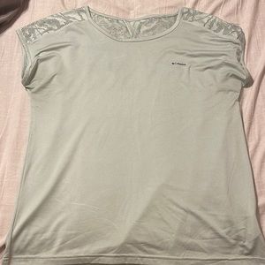 Women’s Columbia shirt